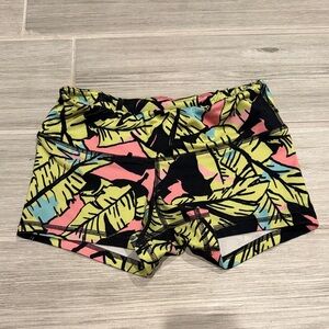 Fleo Leaf Pattern Athletic Shorts - Black, Pink, Yellow, Blue